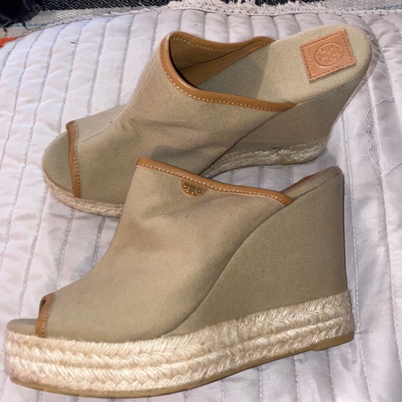 Tory Burch Shoes - Tory Burch wedge shoes size 9.5